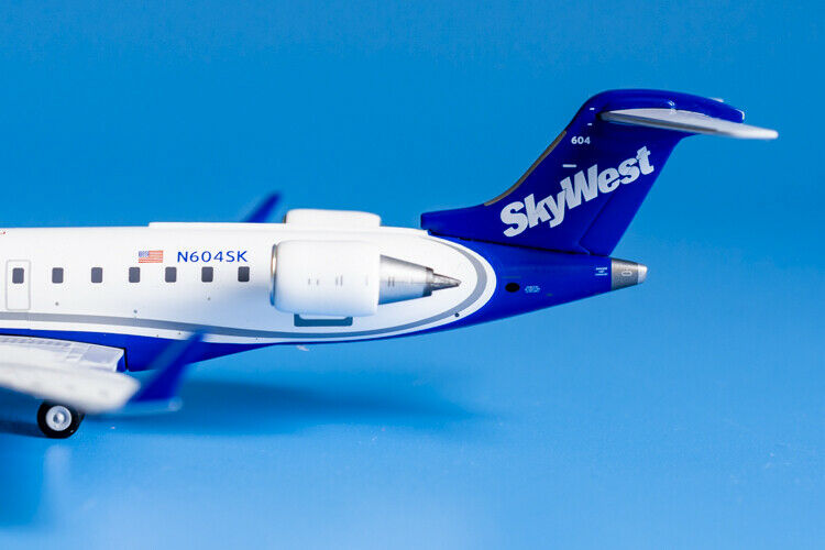 1/200 SkyWest Airlines CRJ700 N604SK