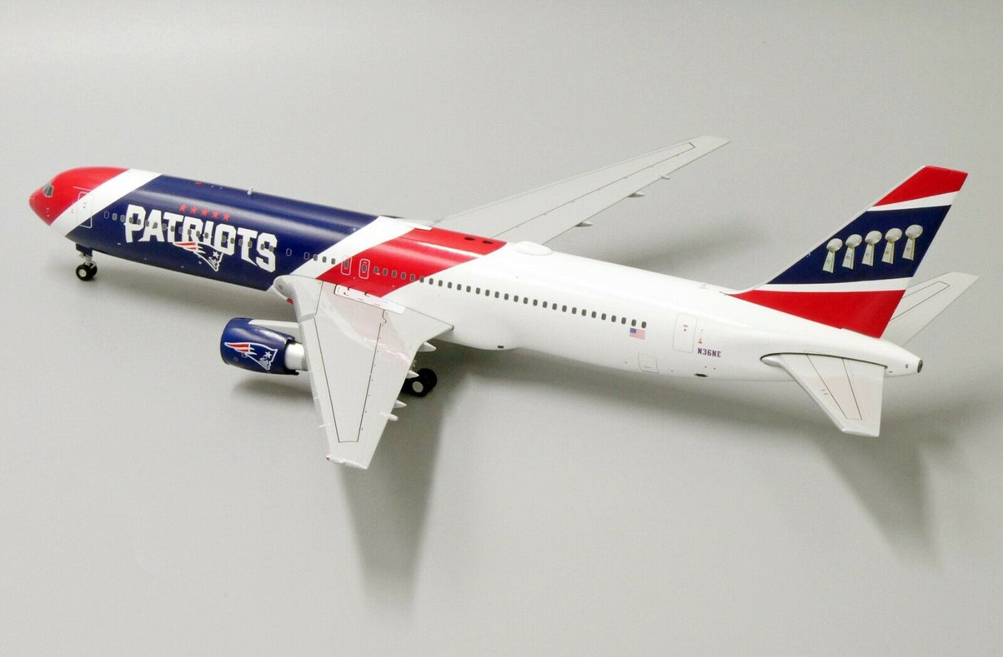 1/200 NEP B767-300 N36NE