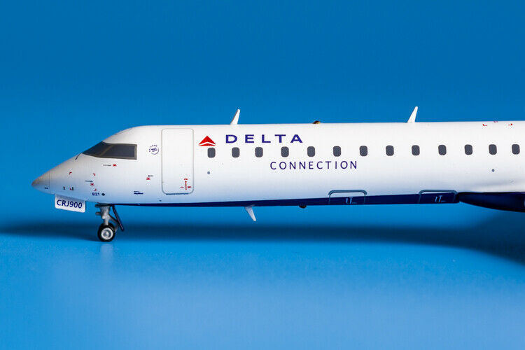 1/200 Delta Connection CRJ900 N821SK