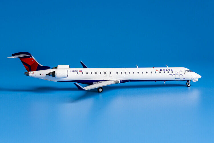 1/200 Delta Connection CRJ900 N821SK