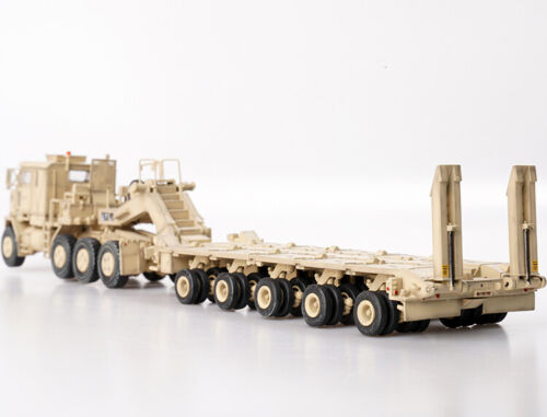 1/72  M1070 Heavy Equipment Transporter -Desert color