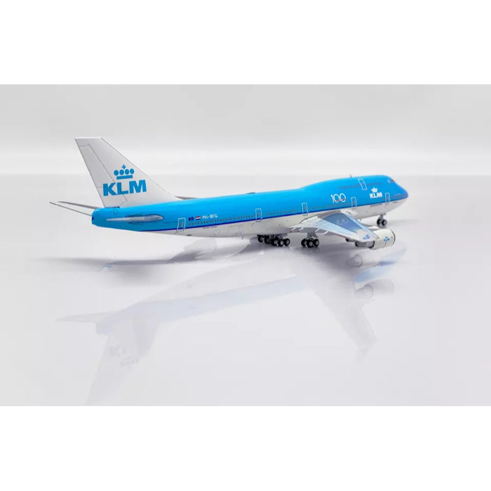 1/200 KLM Royal Dutch Airlines Boeing 747-400 100 Reg: PH-BFG with Stand + Limited Ed. Aviation Tag