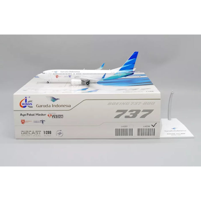 1/200 Garuda Indonesia Boeing 737-800 "75 Indonesia Maju" Reg: PK-GMZ with Stand