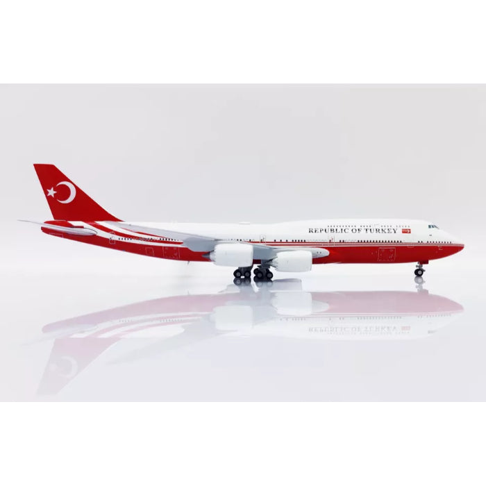 1/400 Turkey Government Boeing 747-8(BBJ) Reg: TC-TRK with Antenna