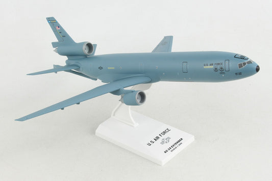 1/200 USAF KC-10 MCGUIRE AFB (New Livery)