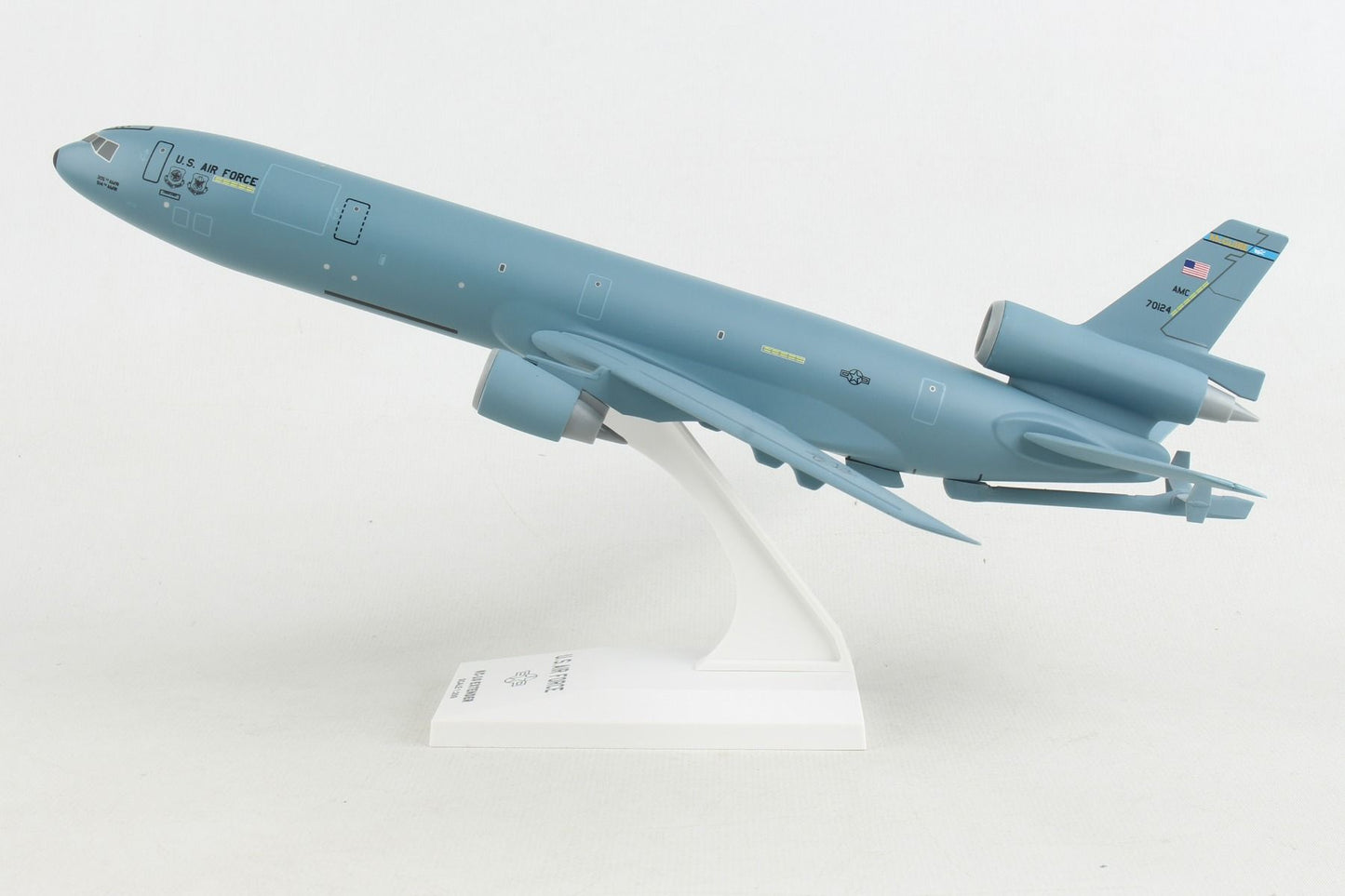 1/200 USAF KC-10 MCGUIRE AFB (New Livery)