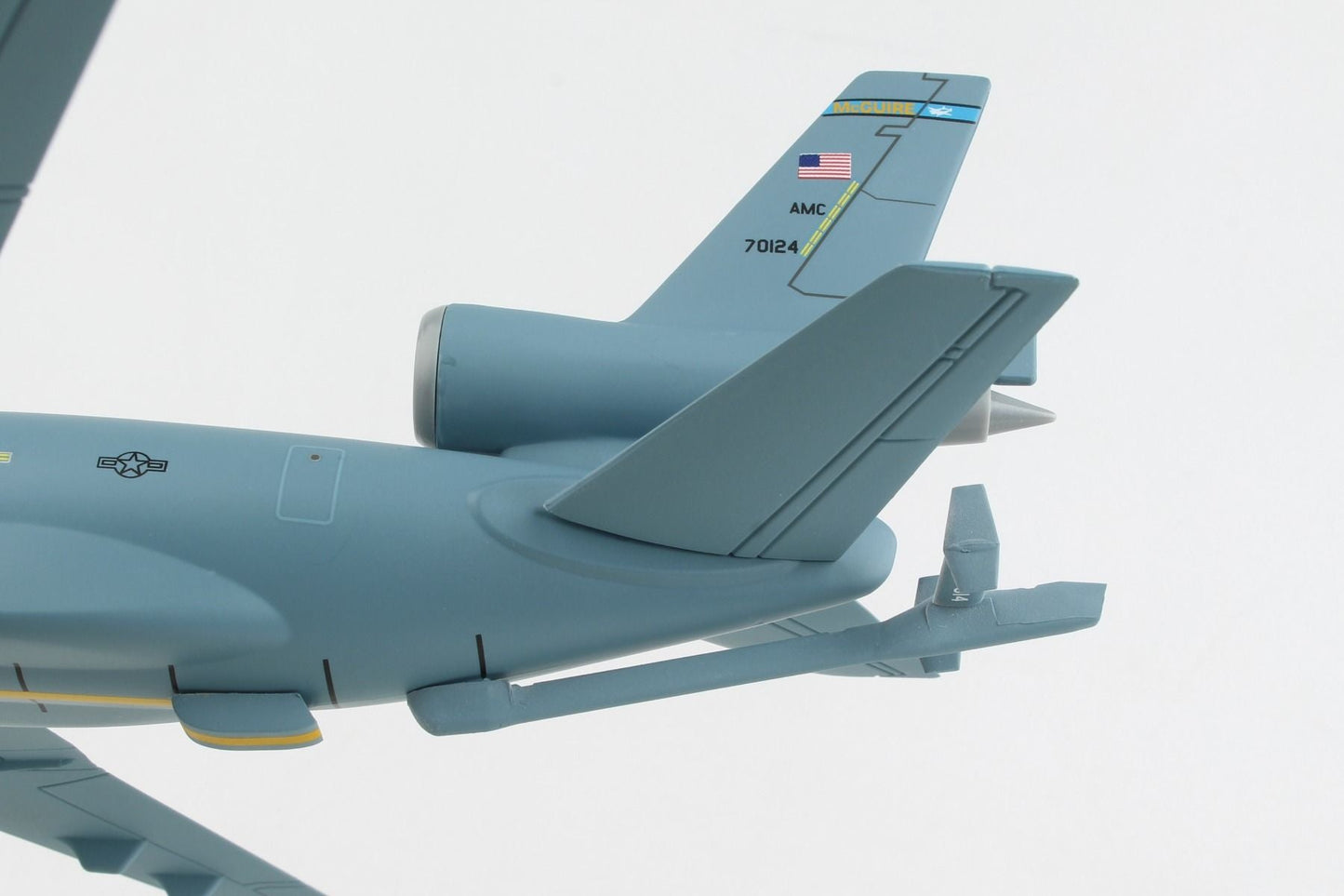 1/200 USAF KC-10 MCGUIRE AFB (New Livery)