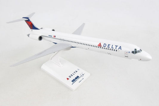 1/150 DELTA MD-80