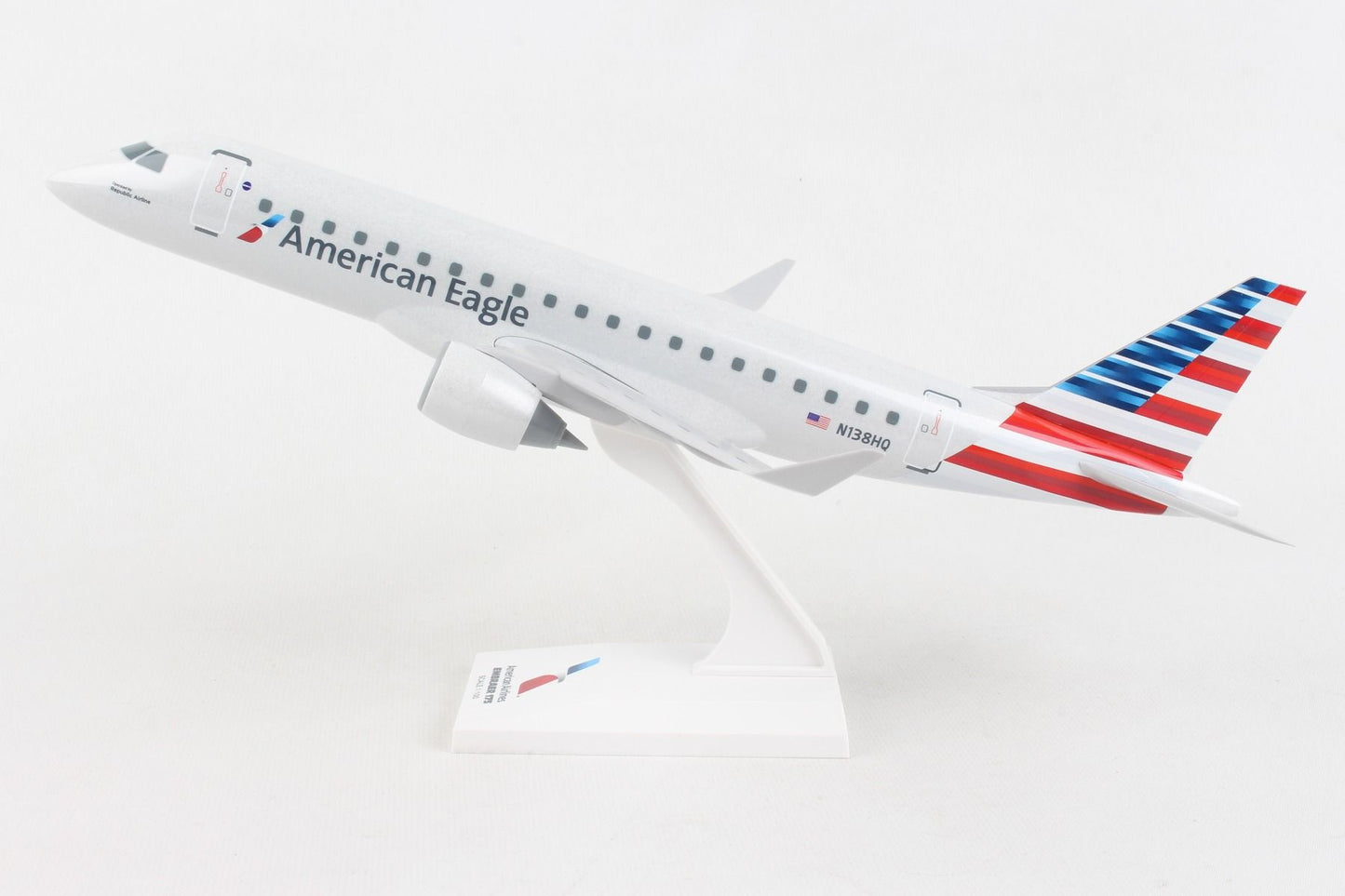 1/100 AMERICAN EAGLE Embraer E175 New Livery (Republic Airlines)