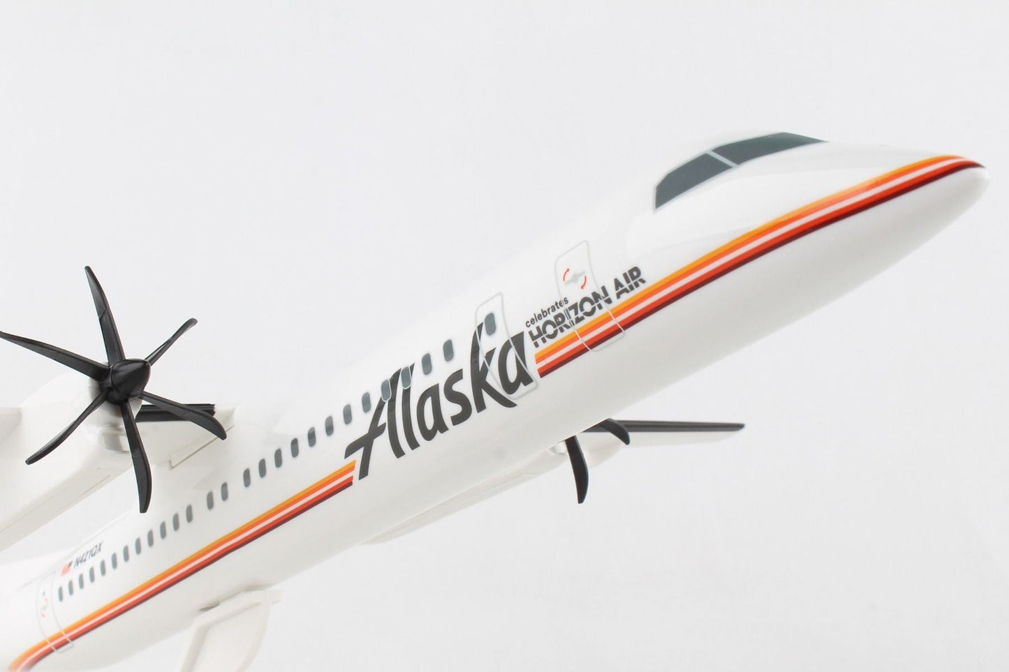 1/100 ALASKA Q400 Horizon (Retro)